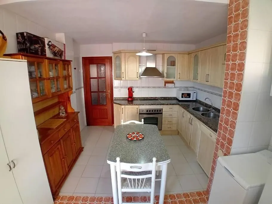 Amplio Apartamento Zona P4 Con Gran Terraza Almunecar